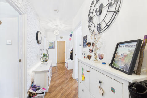 CAM01354G0-PR0493-STILL002