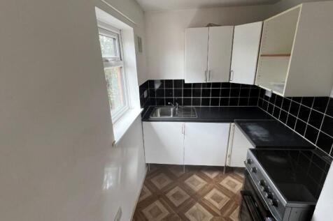 Circuit Close, Willenhall WV13 photo 5