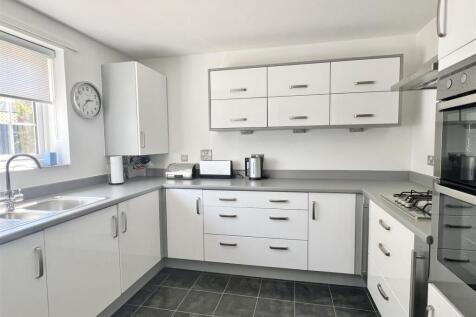 Kitchen:
