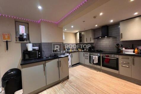 brudenell-avenue-ls6-1hd-1061042