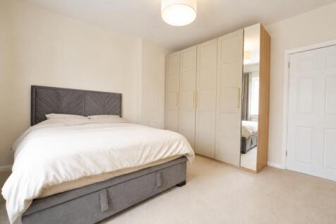 Elfrida Crescent, London, SE6 photo 3
