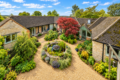 Church Hanborough, Witney, Oxfordshire, OX29. 5 bedroom house for sale