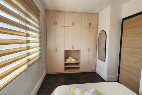 Amazing Three Bedroom Fully Furnished Villa with Private Swimming Pool Image 9999 25