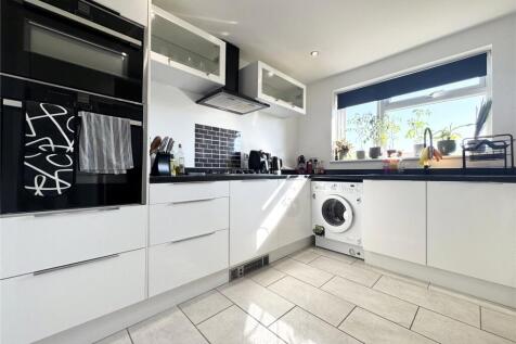 Wordsworth Drive, Swindon, Wiltshire, SN2 photo 4