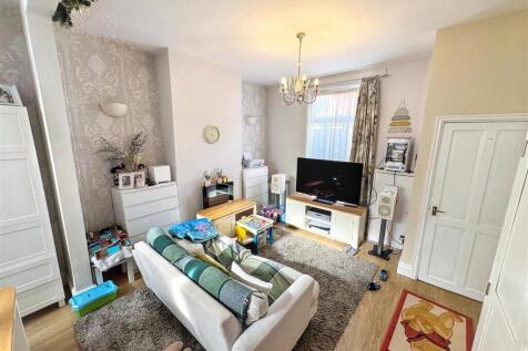 Living room (3).jpg