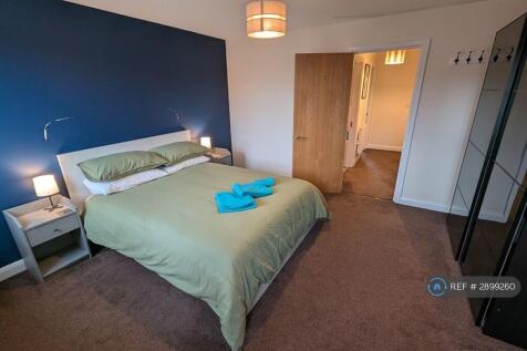 1st Floor Large Bedroom