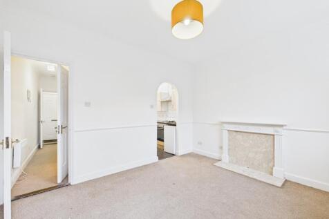 Carlton Court, South Parade photo 3