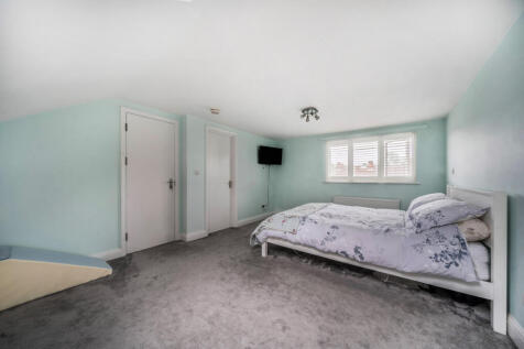 1326723-4-68a3097...