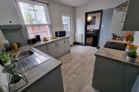 27/28 - Cambridge Avenue - Student House photo 3