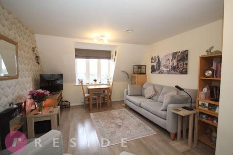 Lounge / Dining Area