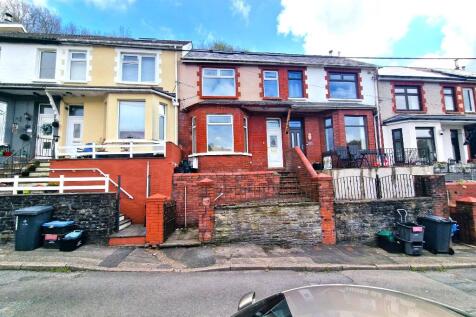 Abertillery, NP13 - property photo