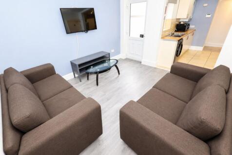 6-bed terraced on Leopold Road, Liverpool, £563/mo