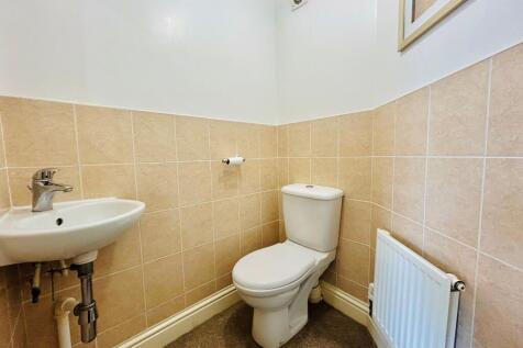 Cloakroom/wc