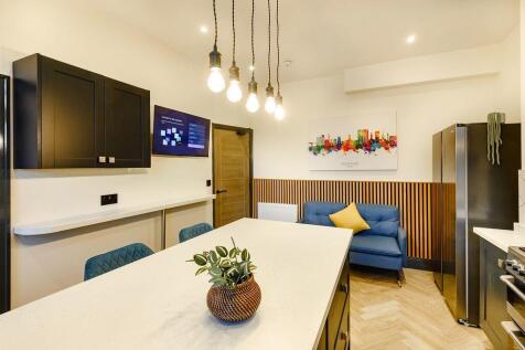 Room 4, 188 Stockport Road East  photo 4