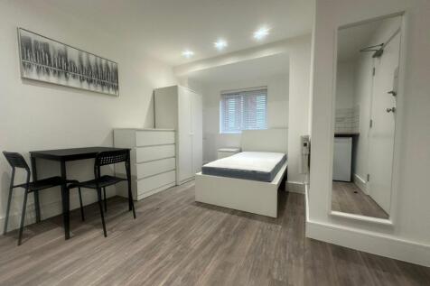 Living Area/Bedroom