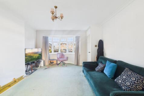 CAM04018G0-PR0417-STILL009