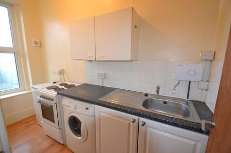 Hainault Road (6), Leytonstone, London, E11 photo 4
