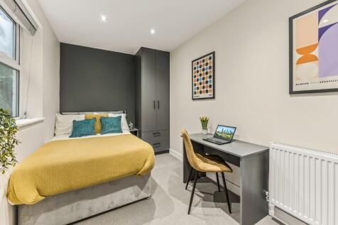Room 5 - Ensuite