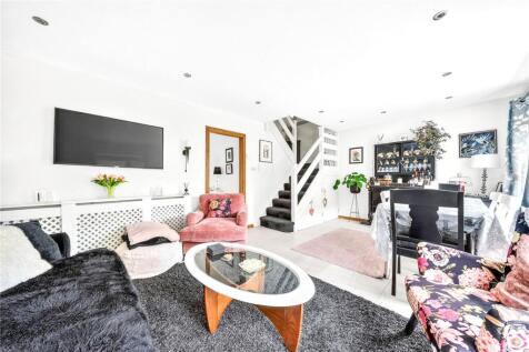 Samantha Close, London, E17 photo 4