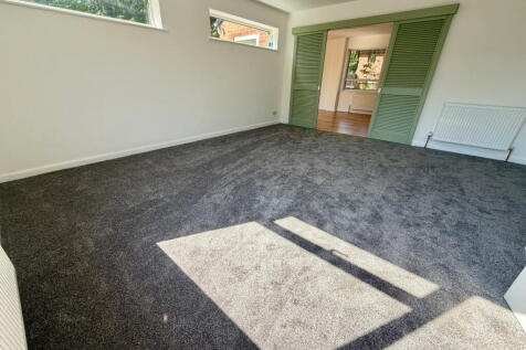 Danesbury Rise, Cheadle SK8 photo 4