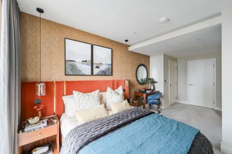 London, E14 - property photo