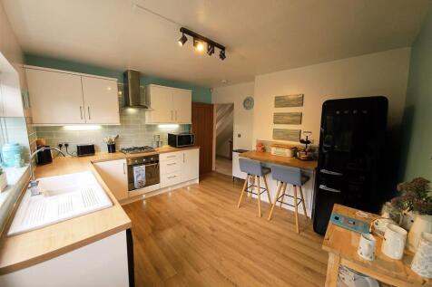 Bramleys Estate Agents - Fenay Bankside - Fenay Br