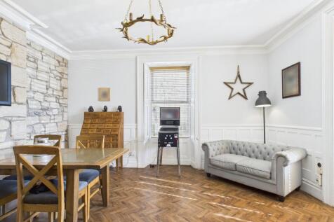 CAM04201G0-PR0061-STILL004