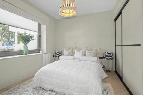 Copsem Lane, Esher, Surrey, KT10 photo 4