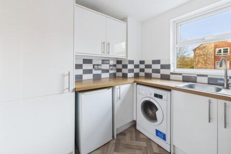 CAM02545G0-PR0534-STILL010