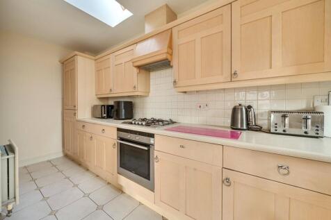 Barcelona Drive, Minchinhampton, Stroud, Gloucestershire, GL6 photo 4