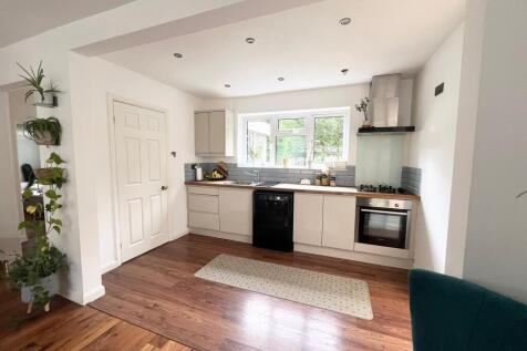 Kitchen room / Dining Room