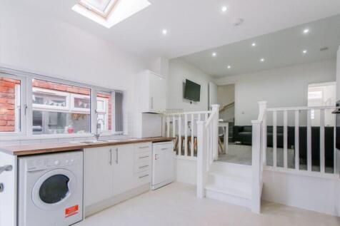 4-bed terraced on Dawlish Road, Selly Oak, Birmingham, B29 7AR, £628/mo
