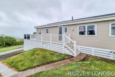 Delta Lakeside Lodge with large wraparound decking