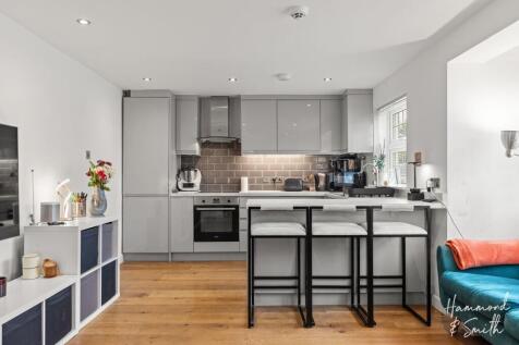 Lounge / Kitchen