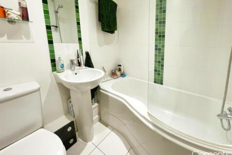 En-Suite Bathroom