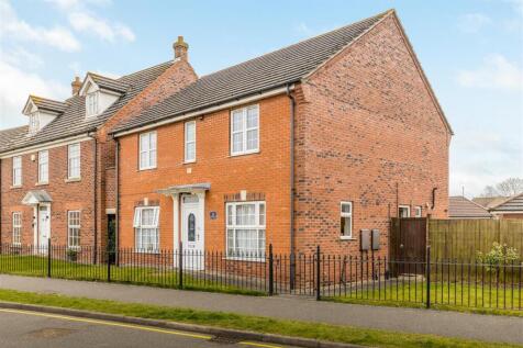 28 Ashton Hall Drive (Wyberton)-1.jpg