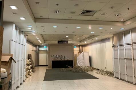 Retail Property (high street) to rent Image 3
