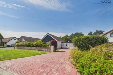Welcome to Haverbreaks Place, Driveway