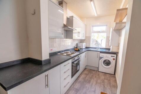 3-bed house on 70 Cobden View Road, Crookes , £464/mo