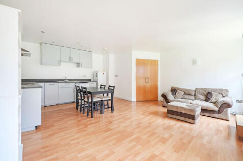 Open Plan Living / Dining / Kitchen 