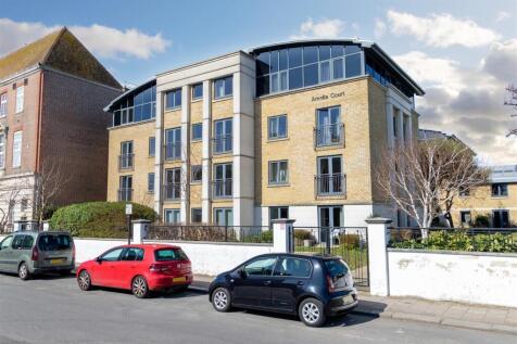 Amelia Court Front.jpg