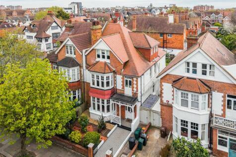 105 Pembroke Crescent -39.jpg