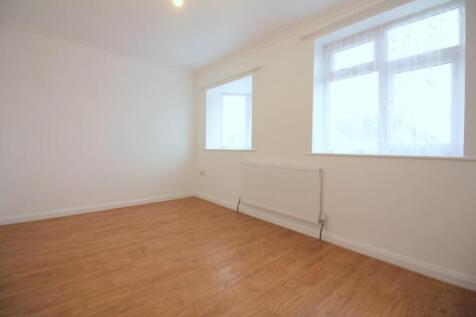 Victoria Road, Ruislip photo 3
