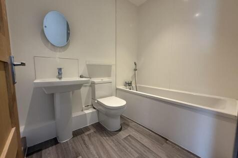Ashdown House, Walderslade Road, Chatham, Kent, ME5 9LR photo 4