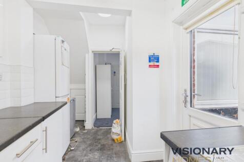 CAM03522G0-PR0219-STILL024