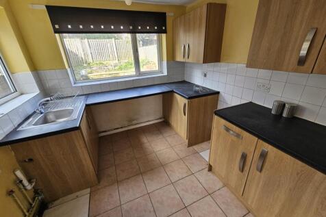 Snydale Road, Cudworth photo 3