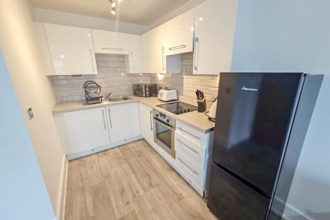 LOUNGE/KITCHEN