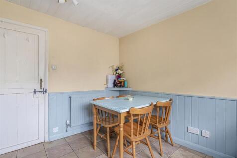 The Old House, Hannington