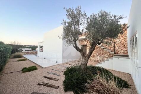 Luxury villa in Arenal d'en Castell