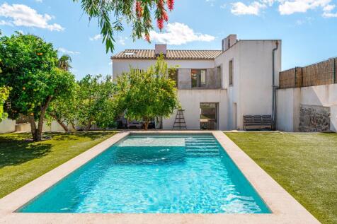 Exterior and Pool (3